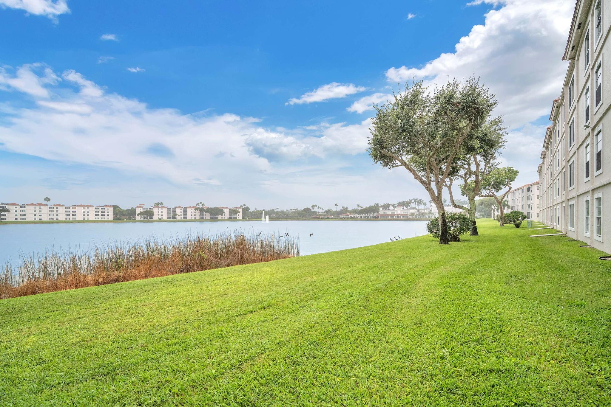 HUNTINGTON POINTE - Residential