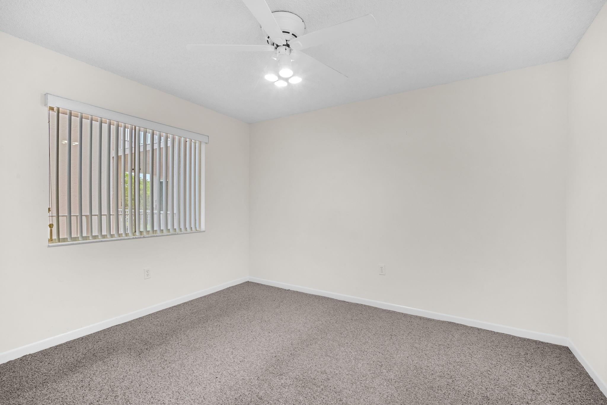 HUNTINGTON POINTE - Residential