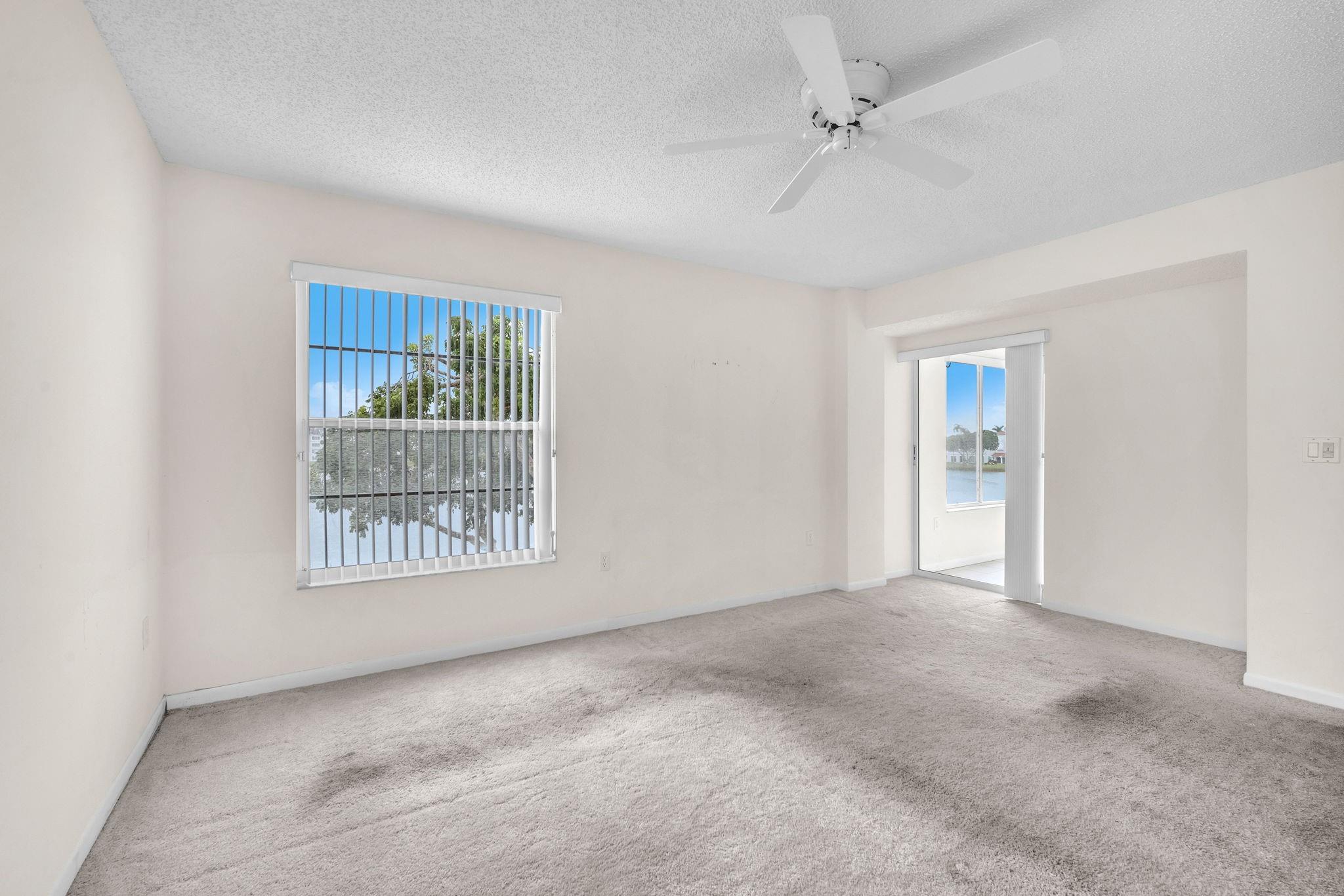 HUNTINGTON POINTE - Residential