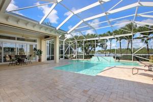 RIVERSIDE ON THE LOXAHATC - Residential