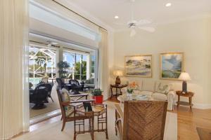 RIVERSIDE ON THE LOXAHATC - Residential