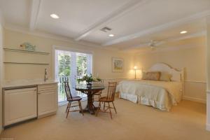 RIVERSIDE ON THE LOXAHATC - Residential