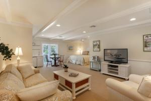 RIVERSIDE ON THE LOXAHATC - Residential