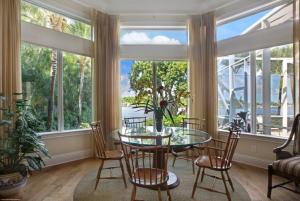 RIVERSIDE ON THE LOXAHATC - Residential