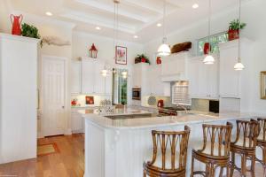 RIVERSIDE ON THE LOXAHATC - Residential