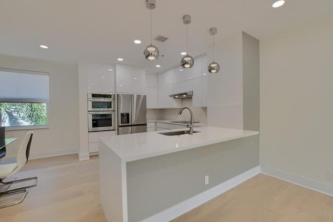 23 NW 4th Avenue
