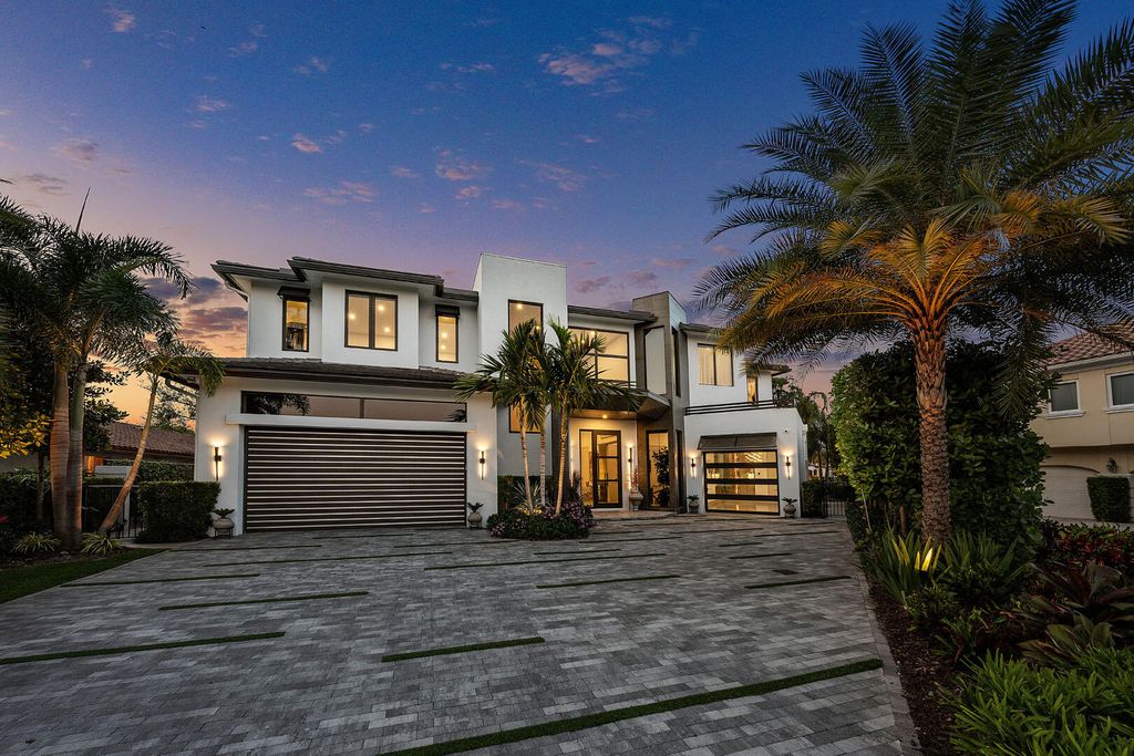 Photo of 117 Thatch Palm Cove, Boca Raton, FL 33432 (MLS # B26004949)