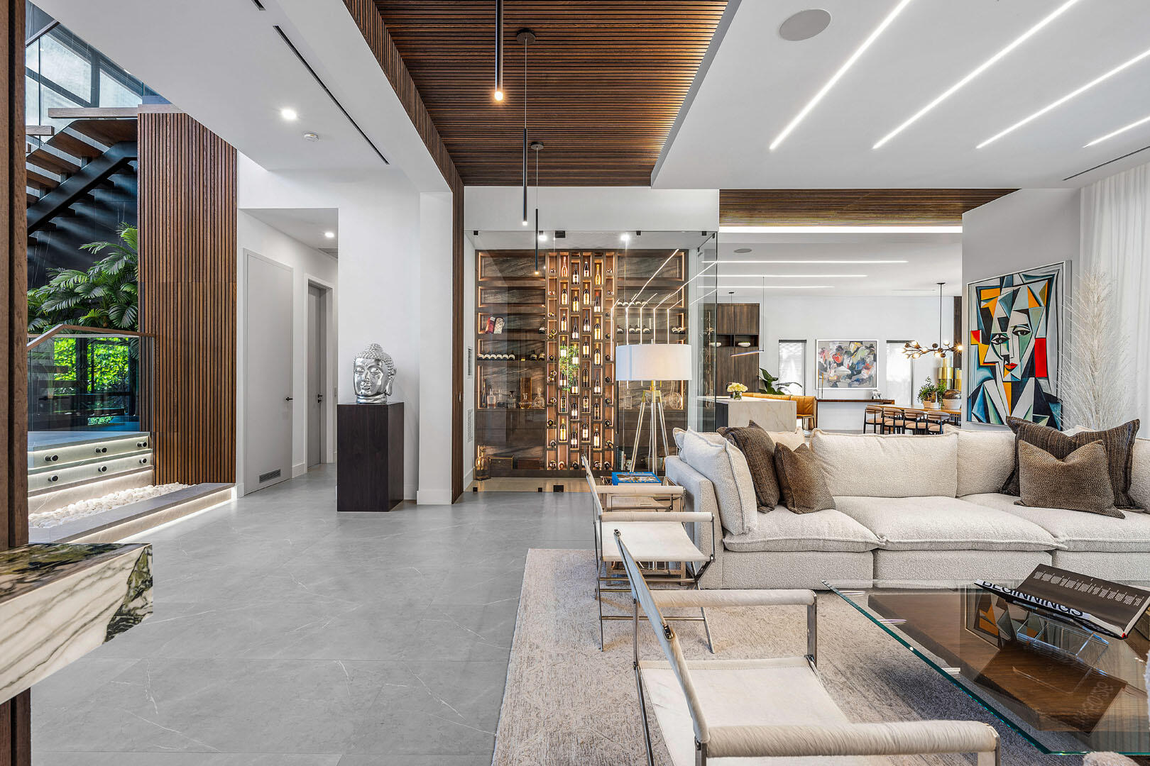 ROYAL PALM YACHT & COUNTRY CLUB - Residential