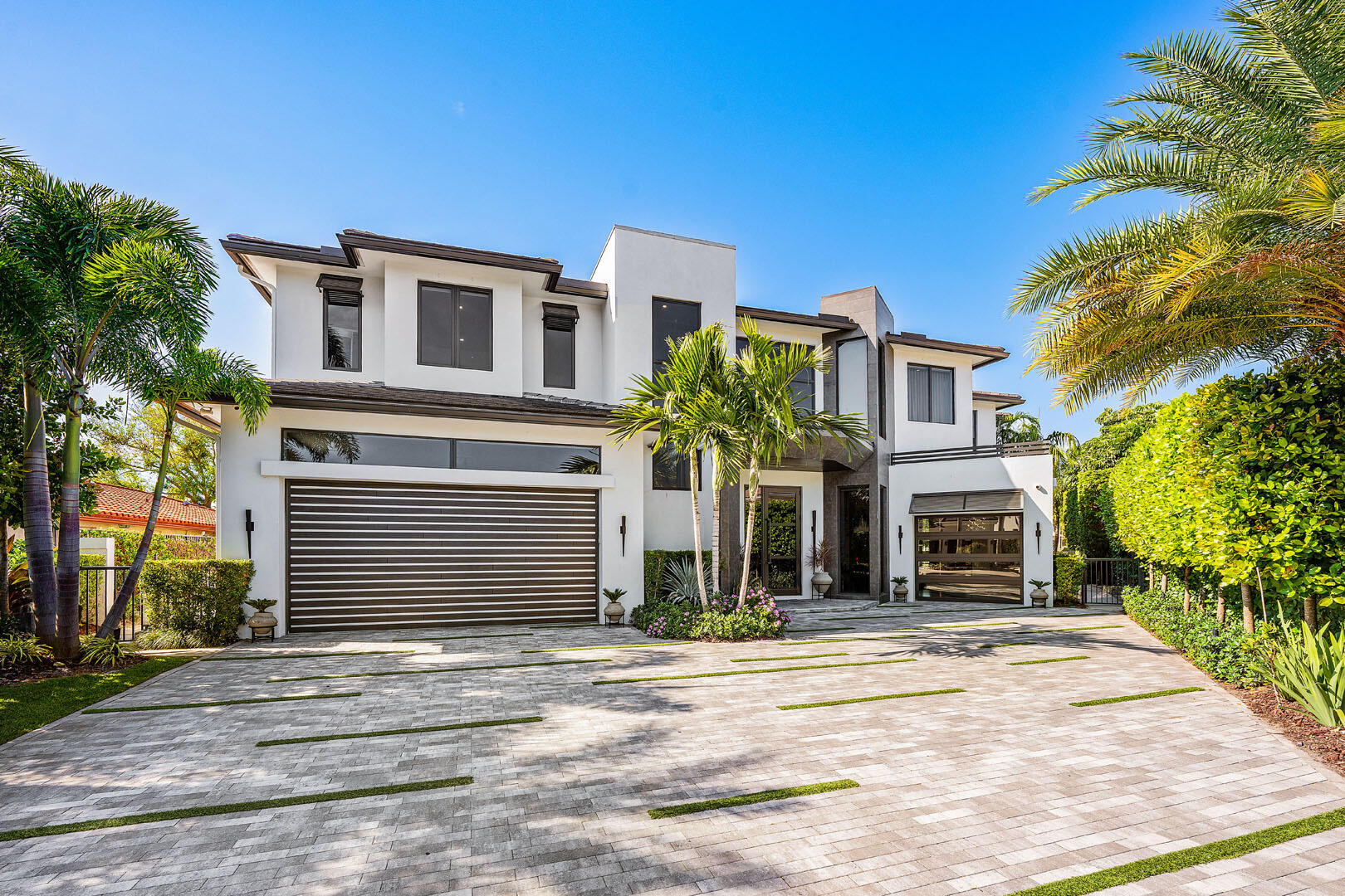 ROYAL PALM YACHT & COUNTRY CLUB - Residential
