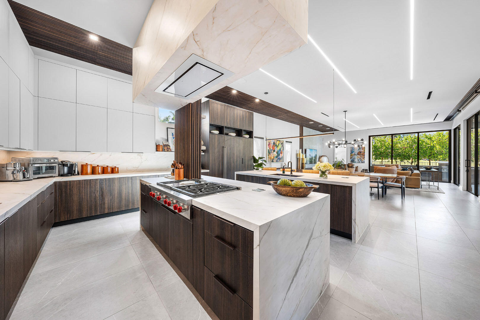 ROYAL PALM YACHT & COUNTRY CLUB - Residential