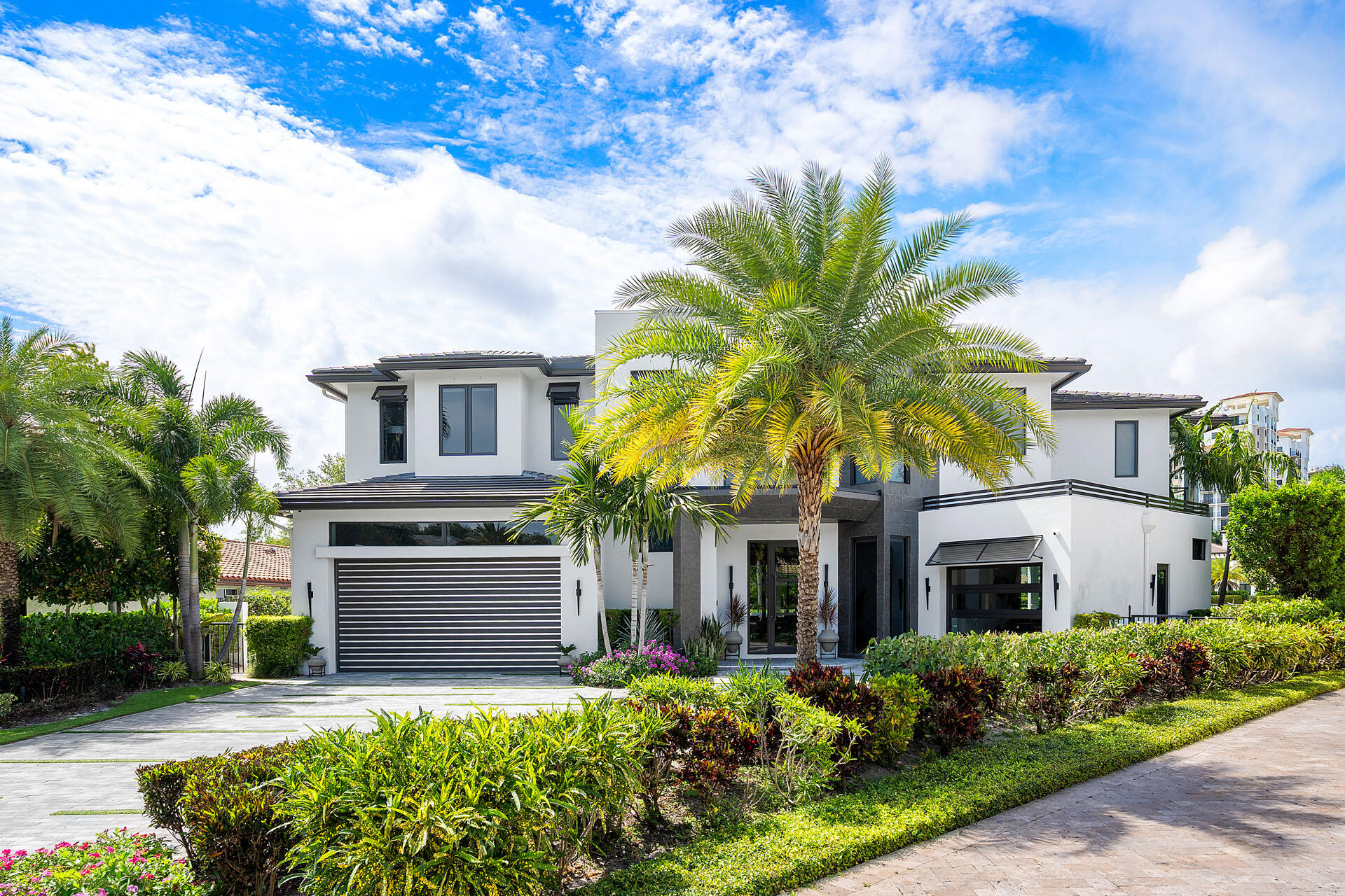 ROYAL PALM YACHT & COUNTRY CLUB - Residential