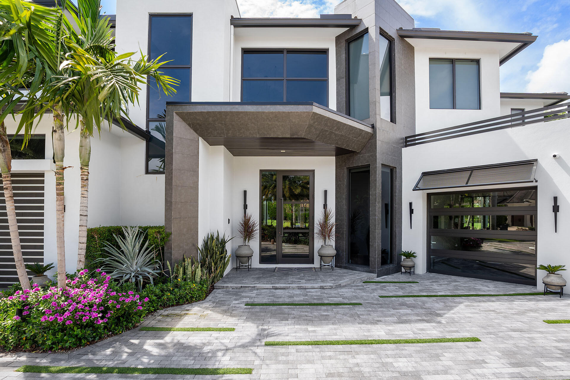 ROYAL PALM YACHT & COUNTRY CLUB - Residential