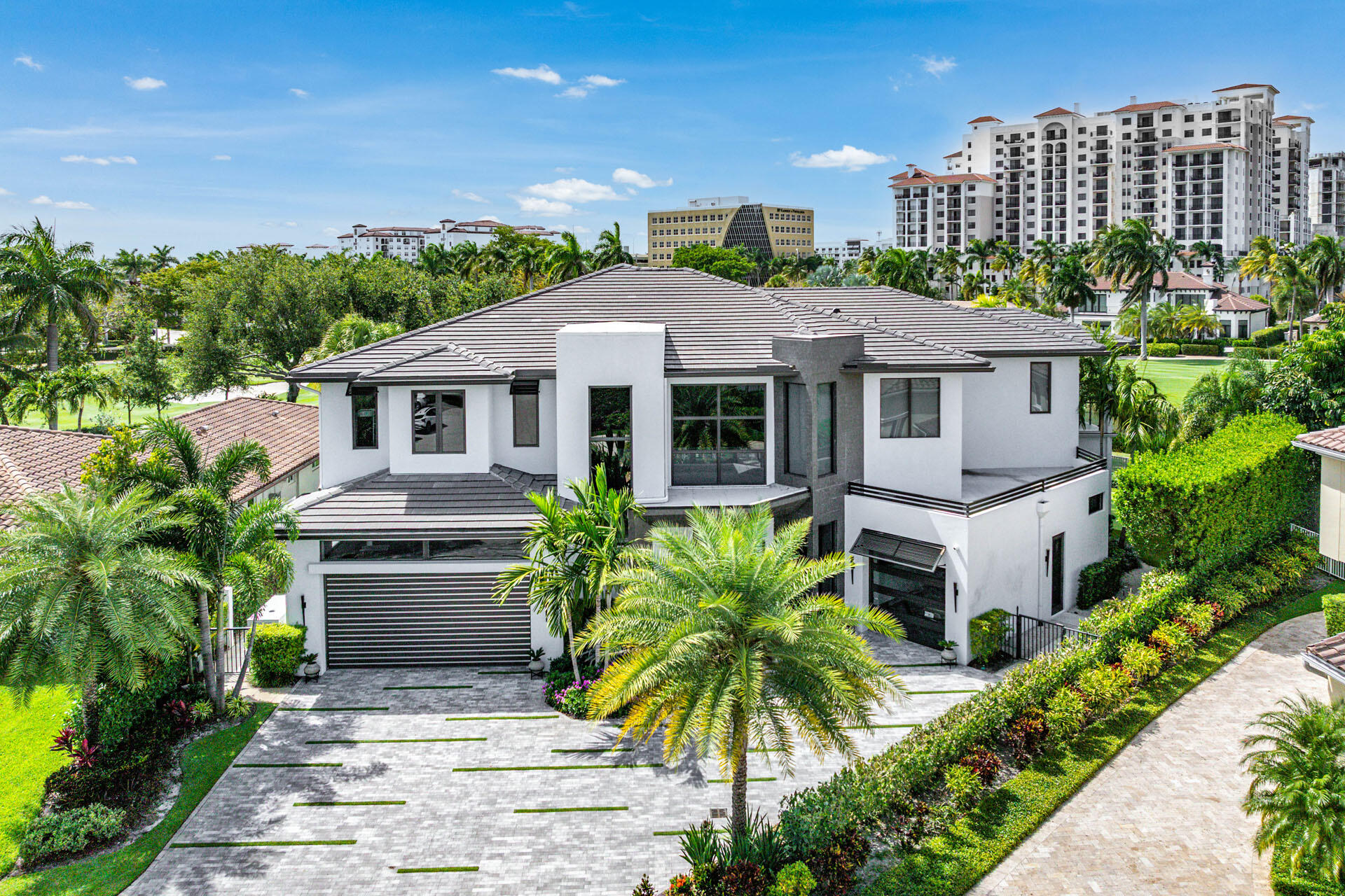 ROYAL PALM YACHT & COUNTRY CLUB - Residential