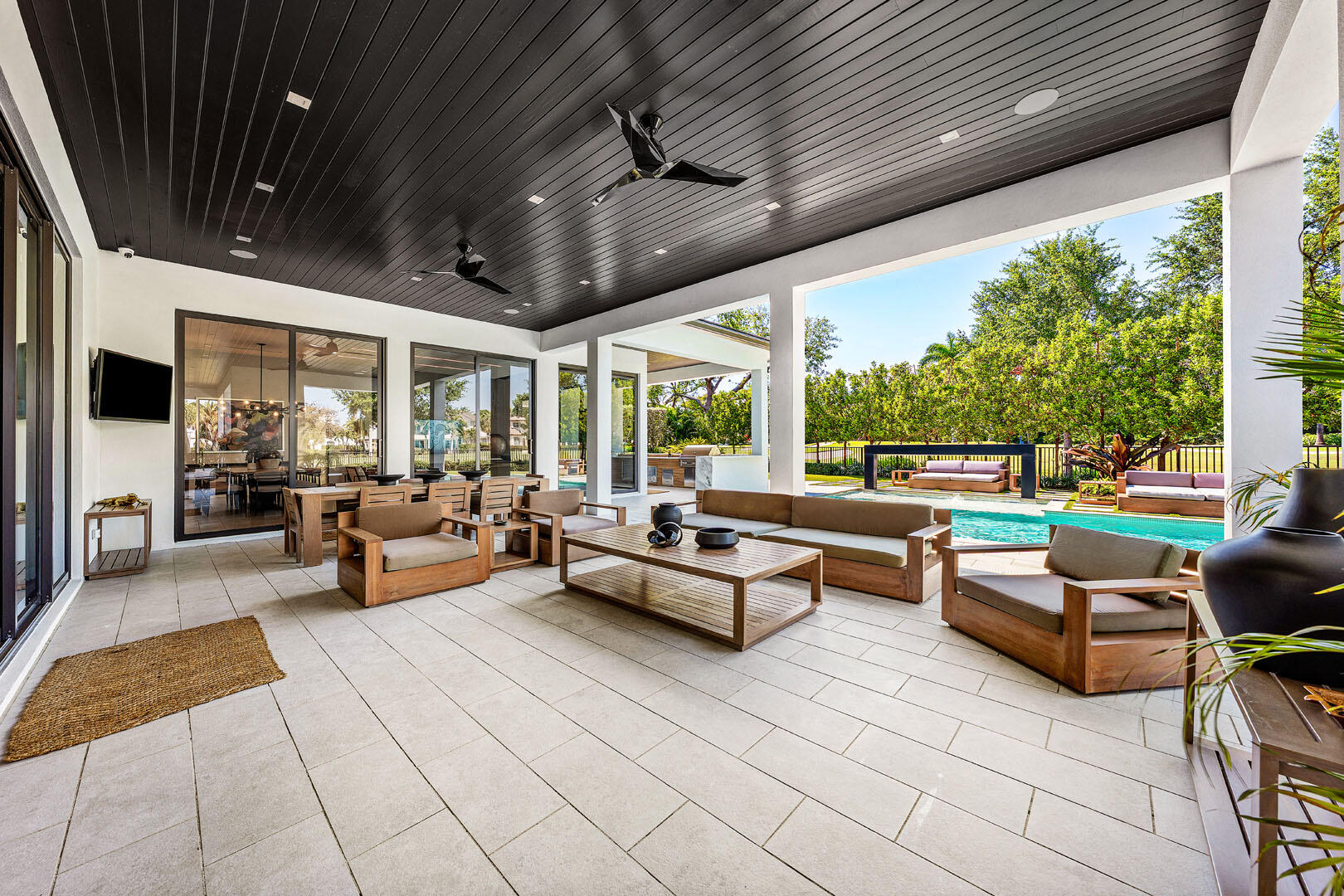 ROYAL PALM YACHT & COUNTRY CLUB - Residential