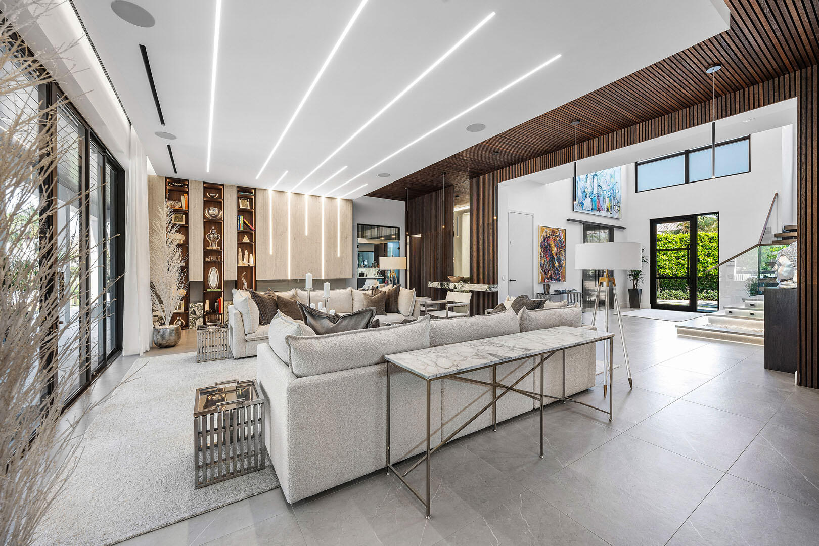 ROYAL PALM YACHT & COUNTRY CLUB - Residential