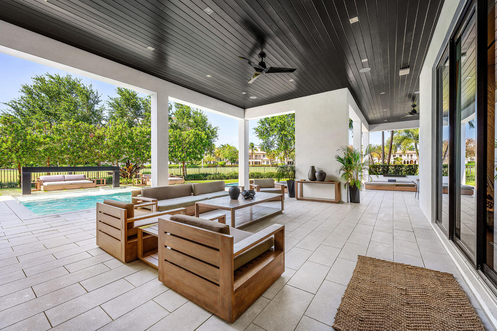 ROYAL PALM YACHT & COUNTRY CLUB - Residential