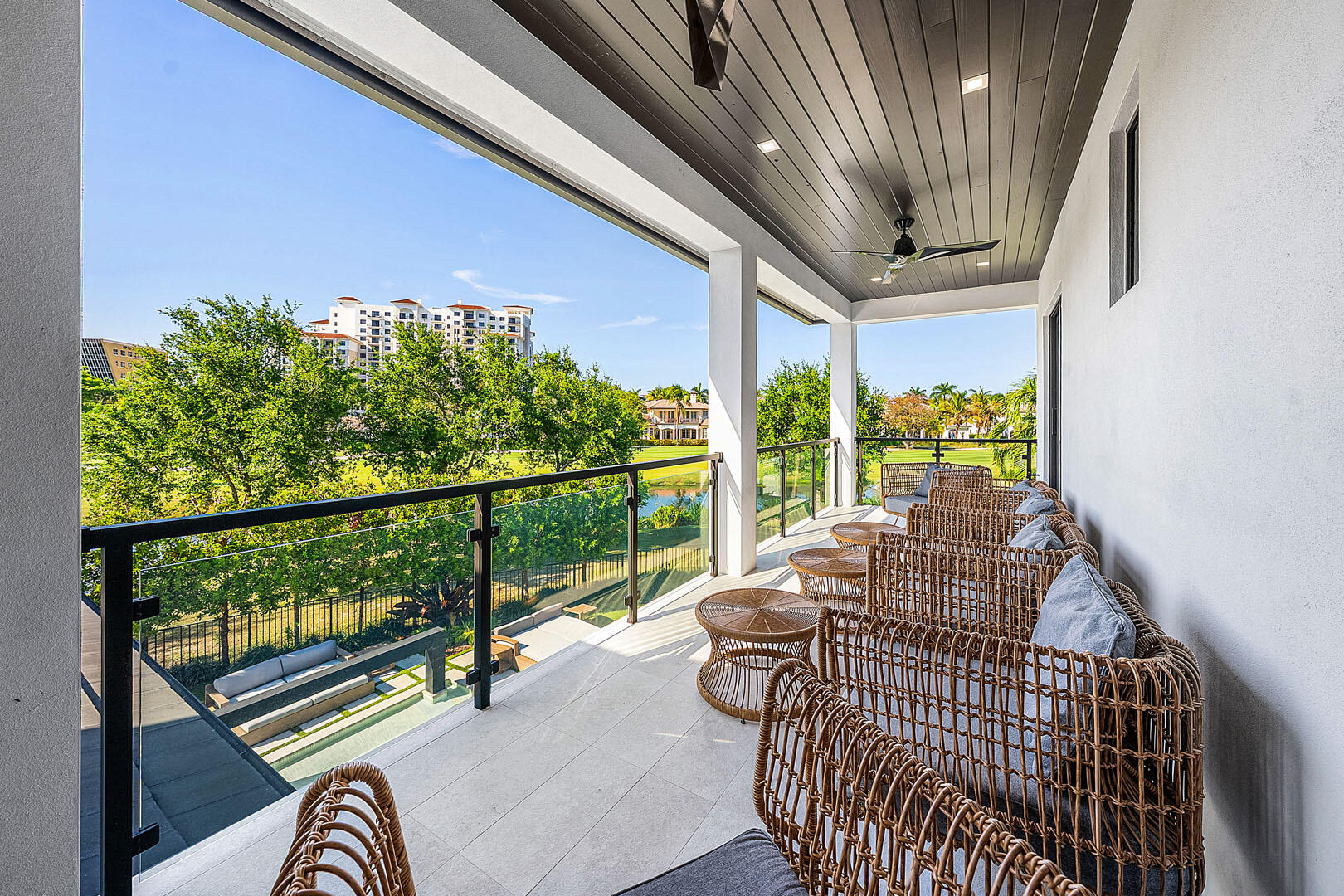 ROYAL PALM YACHT & COUNTRY CLUB - Residential
