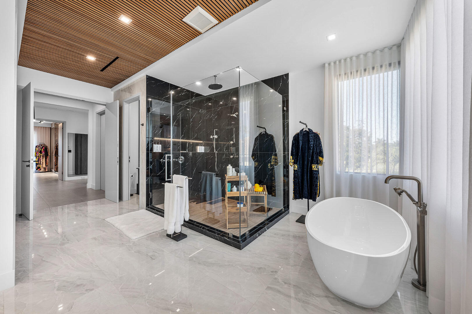 ROYAL PALM YACHT & COUNTRY CLUB - Residential