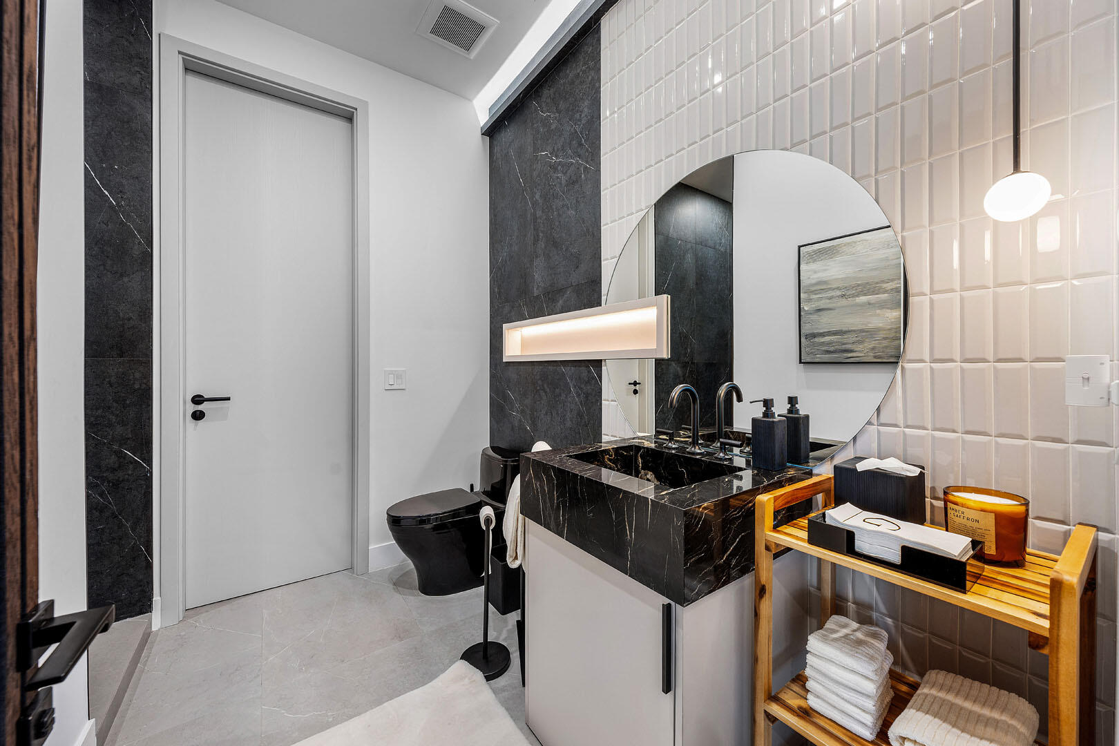 ROYAL PALM YACHT & COUNTRY CLUB - Residential