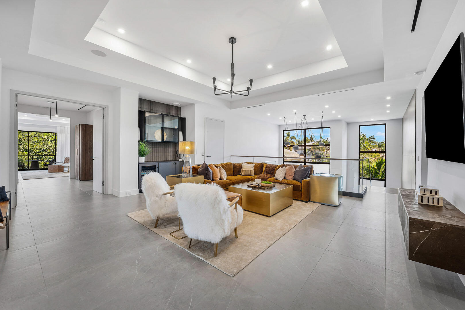 ROYAL PALM YACHT & COUNTRY CLUB - Residential