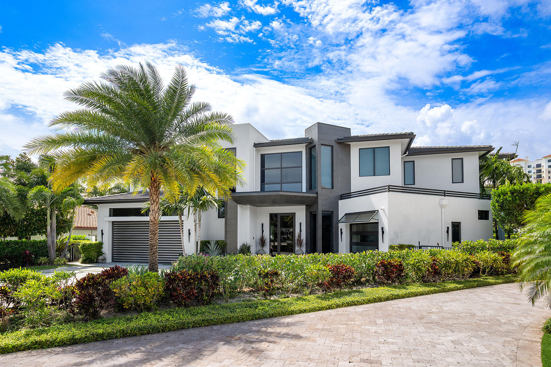 ROYAL PALM YACHT & COUNTRY CLUB - Residential