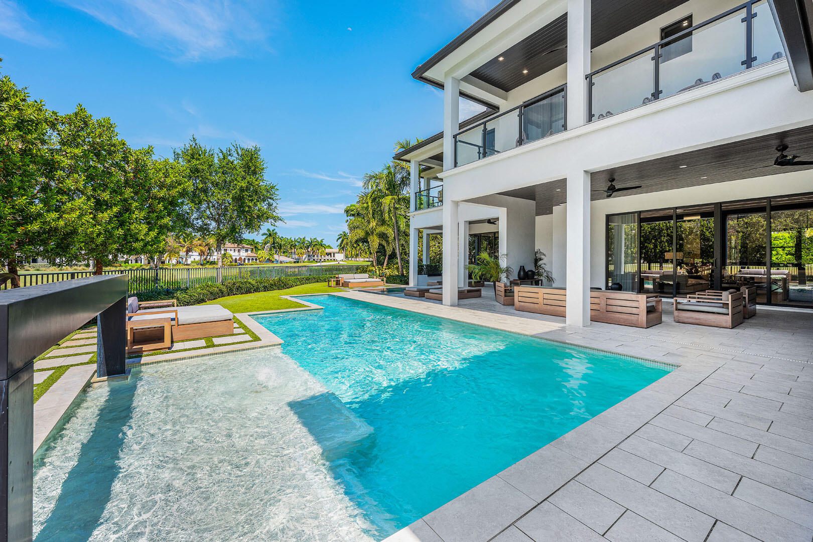ROYAL PALM YACHT & COUNTRY CLUB - Residential