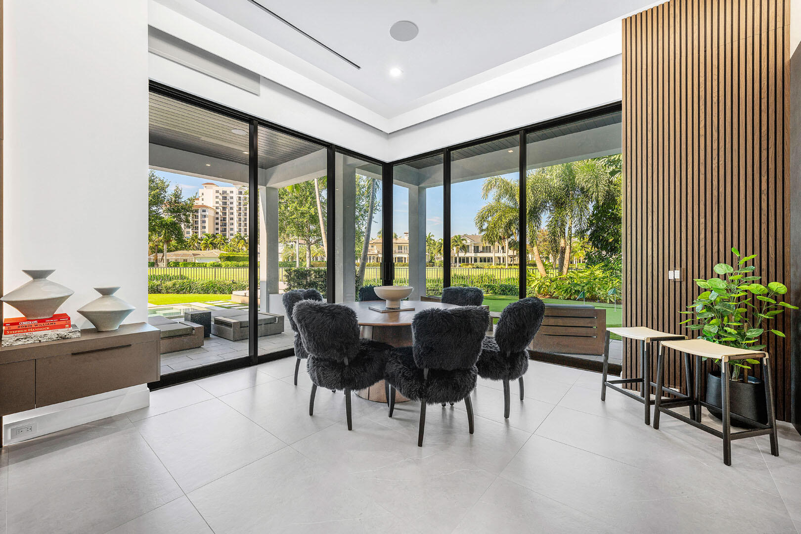 ROYAL PALM YACHT & COUNTRY CLUB - Residential