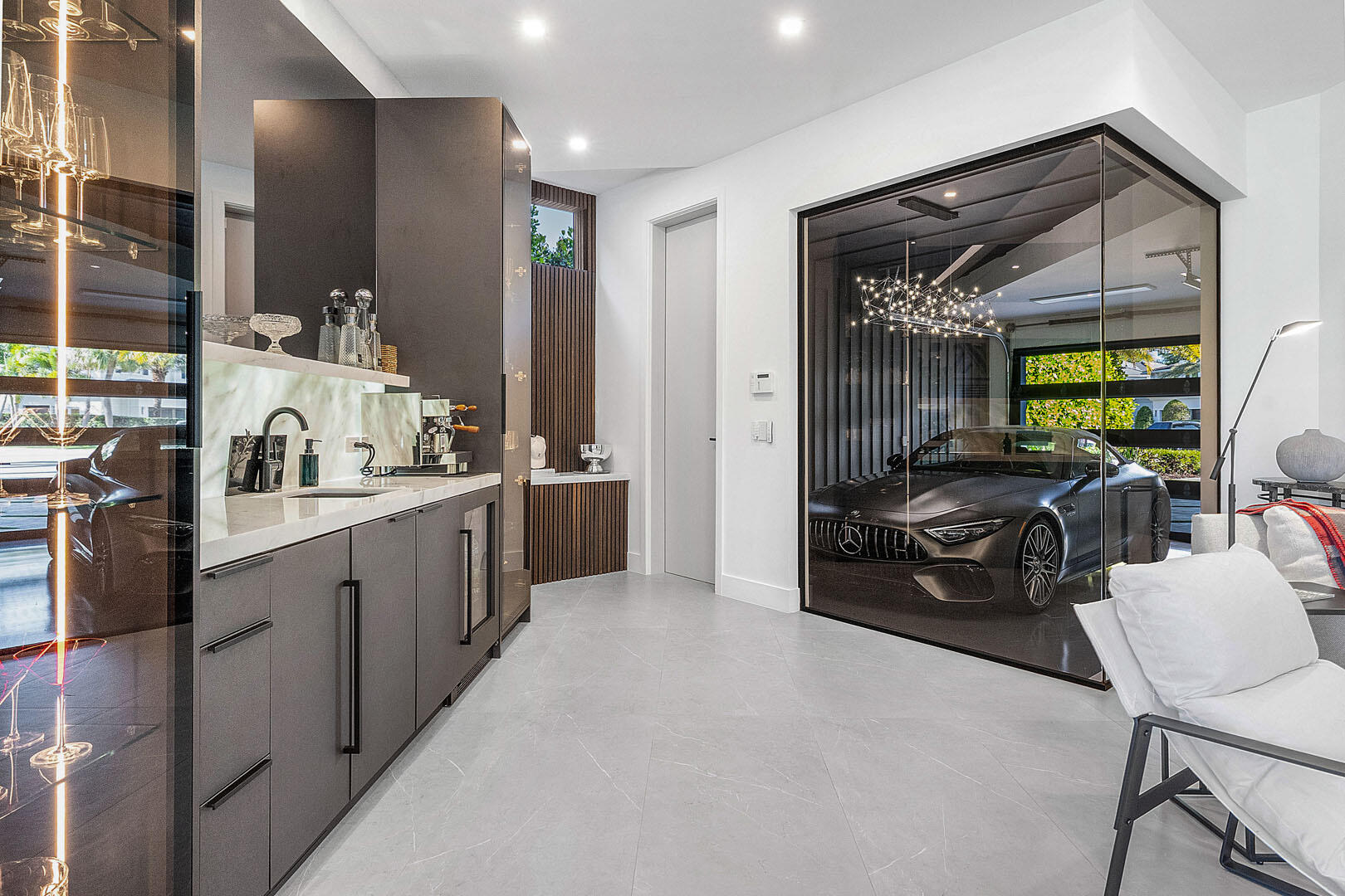 ROYAL PALM YACHT & COUNTRY CLUB - Residential