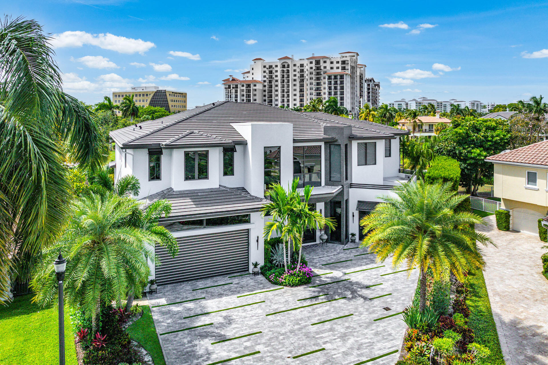 ROYAL PALM YACHT & COUNTRY CLUB - Residential