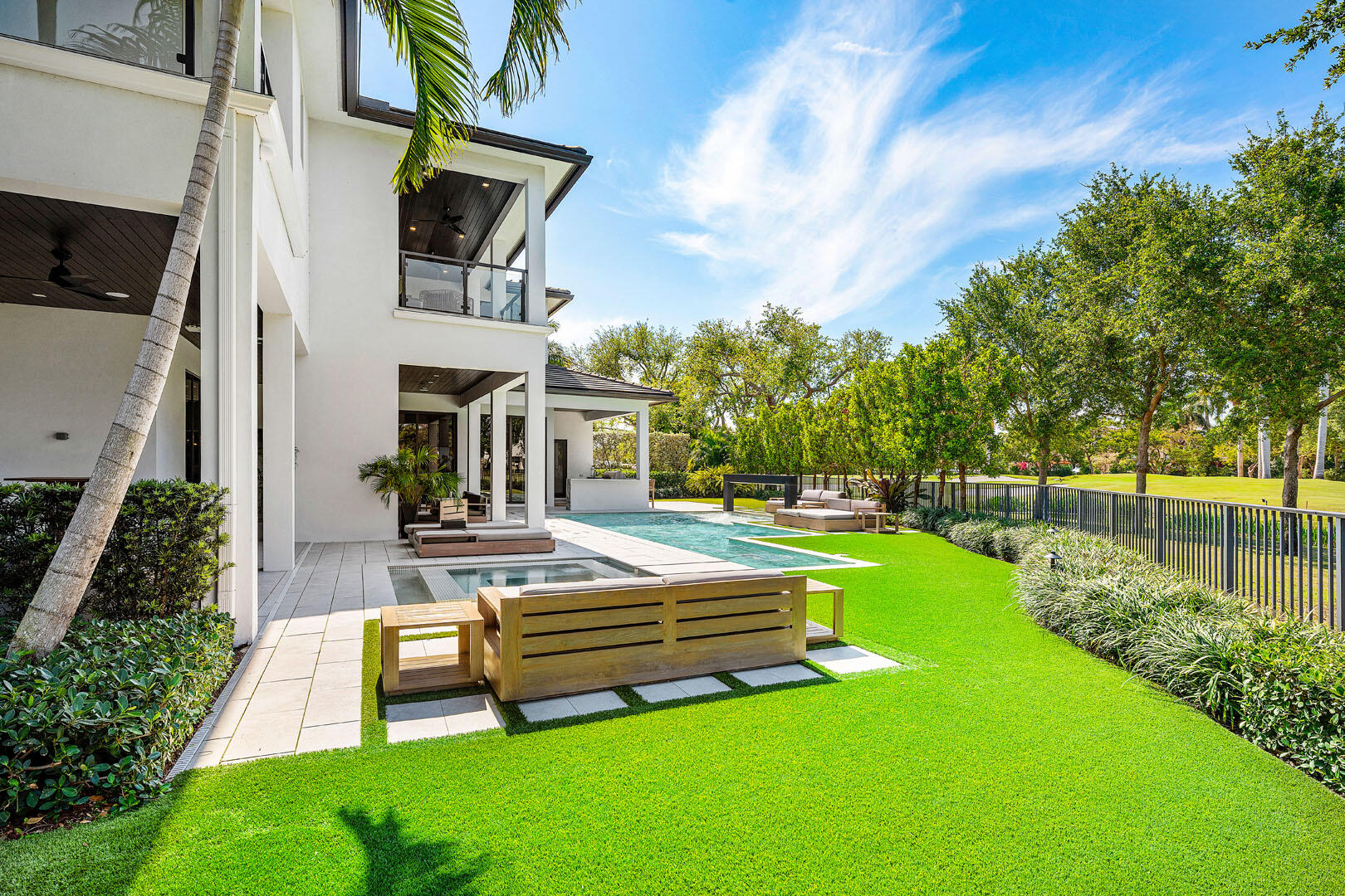 ROYAL PALM YACHT & COUNTRY CLUB - Residential