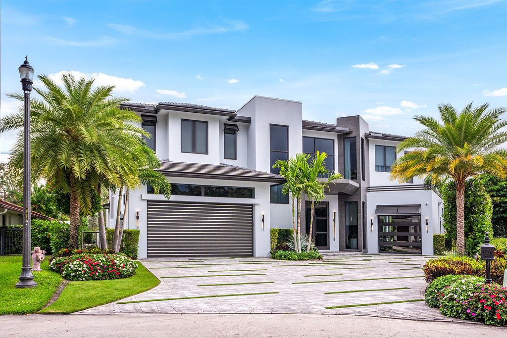 Photo of 117 Thatch Palm Cove, Boca Raton, FL 33432 (MLS # B26004949)