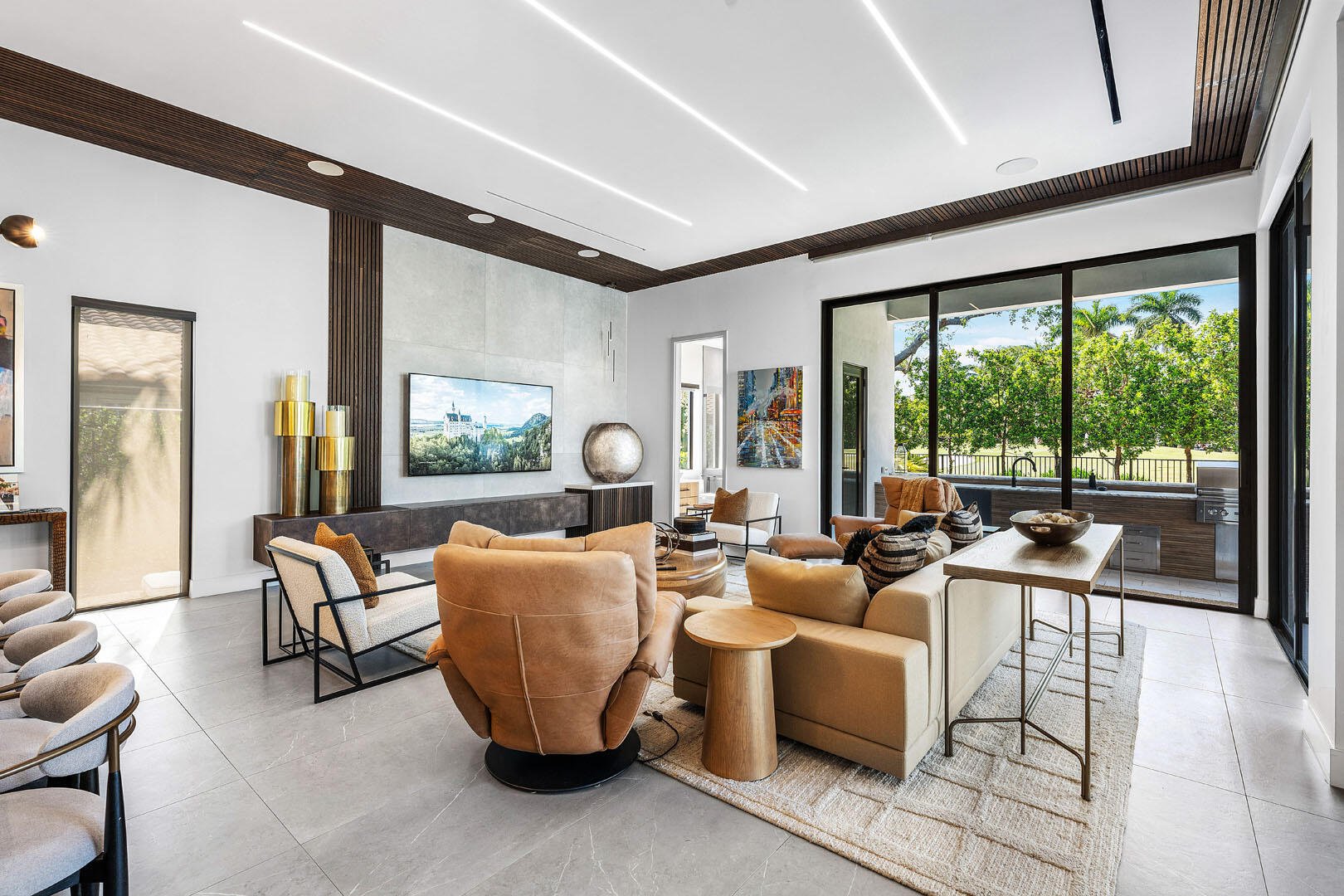 ROYAL PALM YACHT & COUNTRY CLUB - Residential