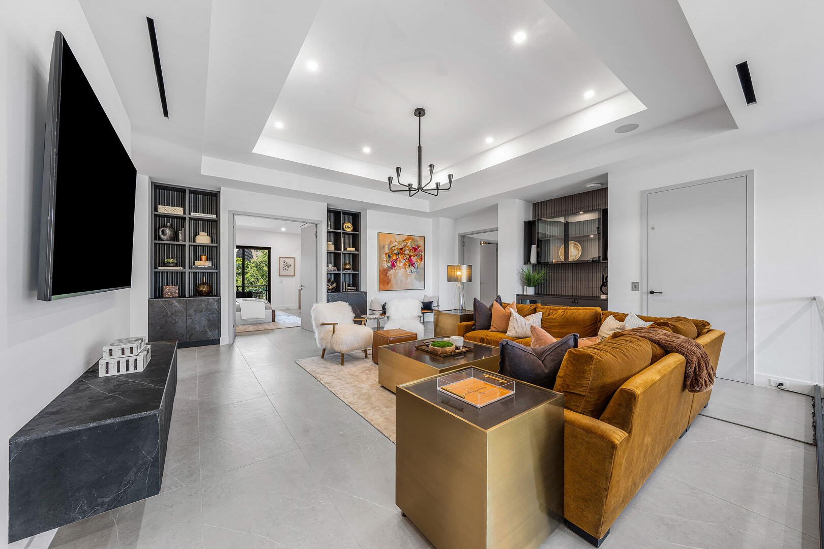 ROYAL PALM YACHT & COUNTRY CLUB - Residential