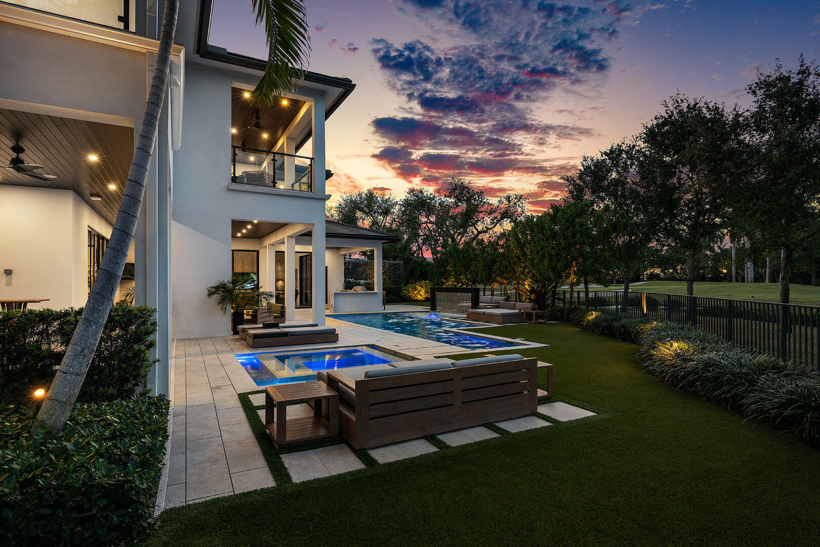 ROYAL PALM YACHT & COUNTRY CLUB - Residential