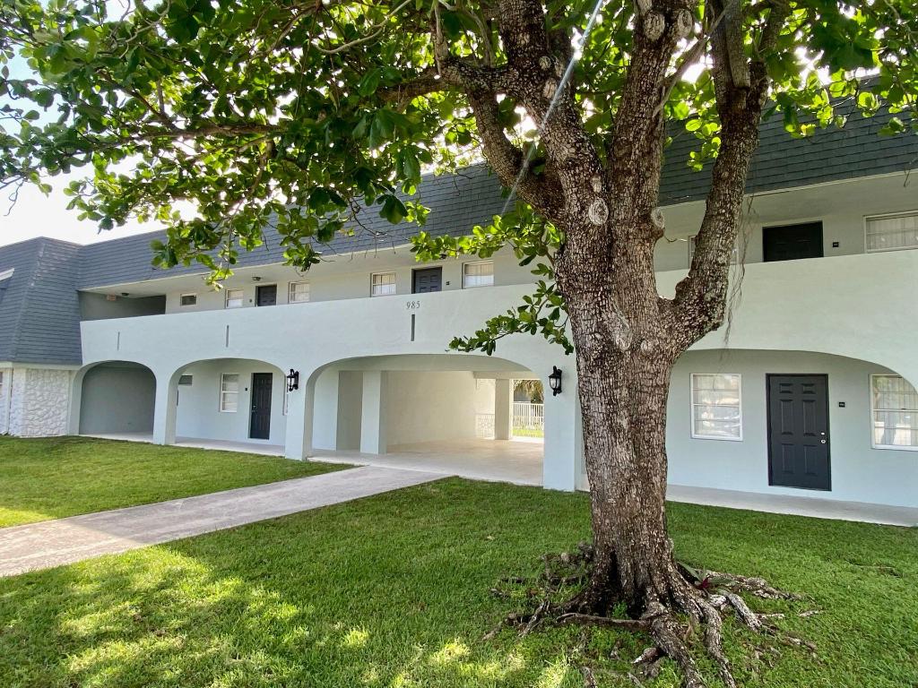 Palm Spgs Village 08 Rep - Residential Lease