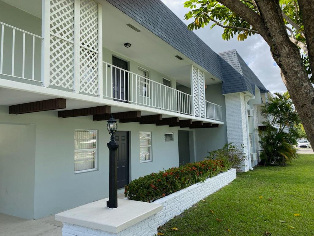 Palm Spgs Village 08 Rep - Residential Lease