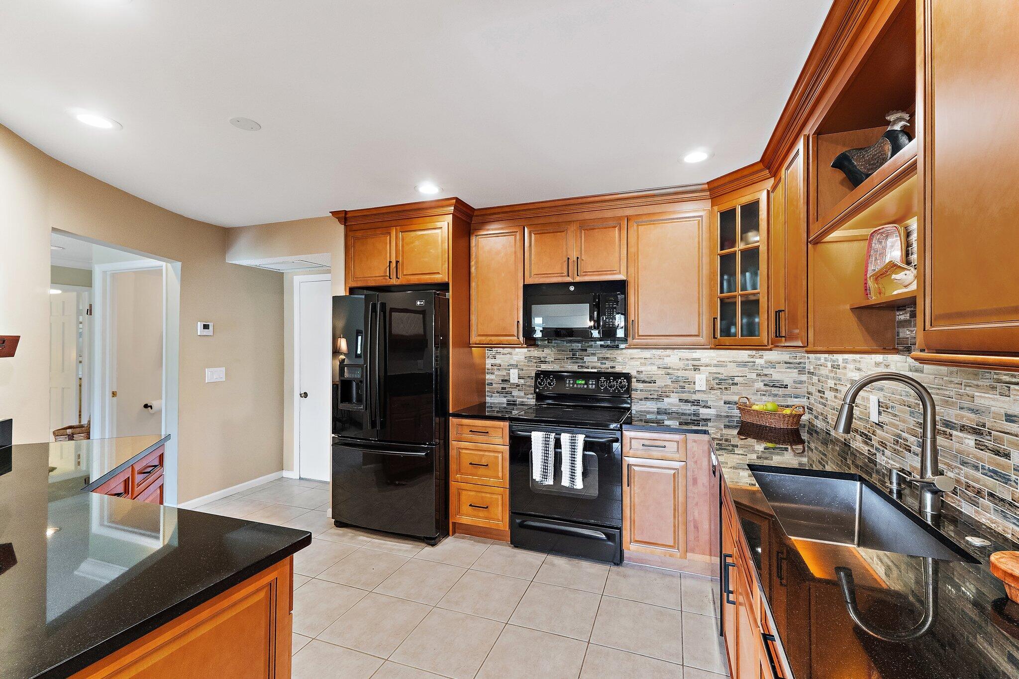 LEXINGTON GREEN CONDO - Residential