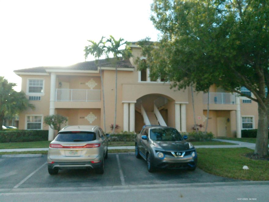 Nice second floor 1 bedroom condo. 24 hour guard gated community. This condo features all tile living area and laminate flooring in bedroom, 1.5 baths, large screened in balcony. community offers pool and tennis court.