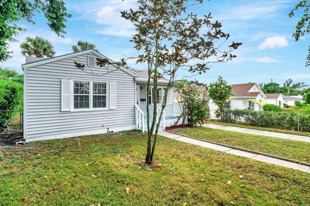 Photo of 908 38th Street, West Palm Beach, FL 33407 (MLS # R10936263)