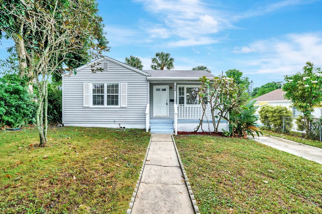 Photo of 908 38th Street, West Palm Beach, FL 33407 (MLS # R10936263)