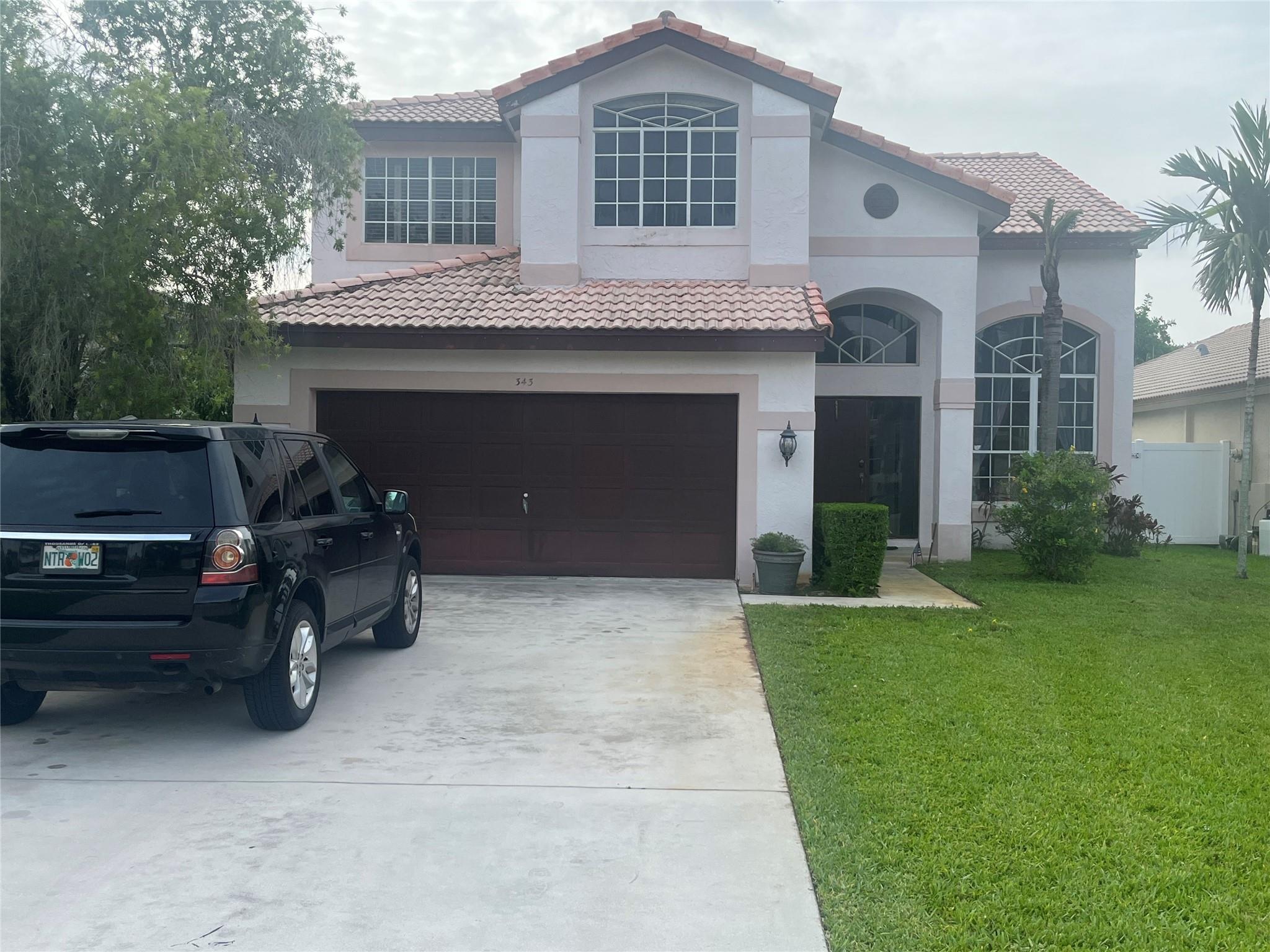 Great SILVER LAKE home, enough space to park 6 car on driveway 4 bedrooms 2.5 bath 2renting for 3 month periods, paid in advance every 3 moths,