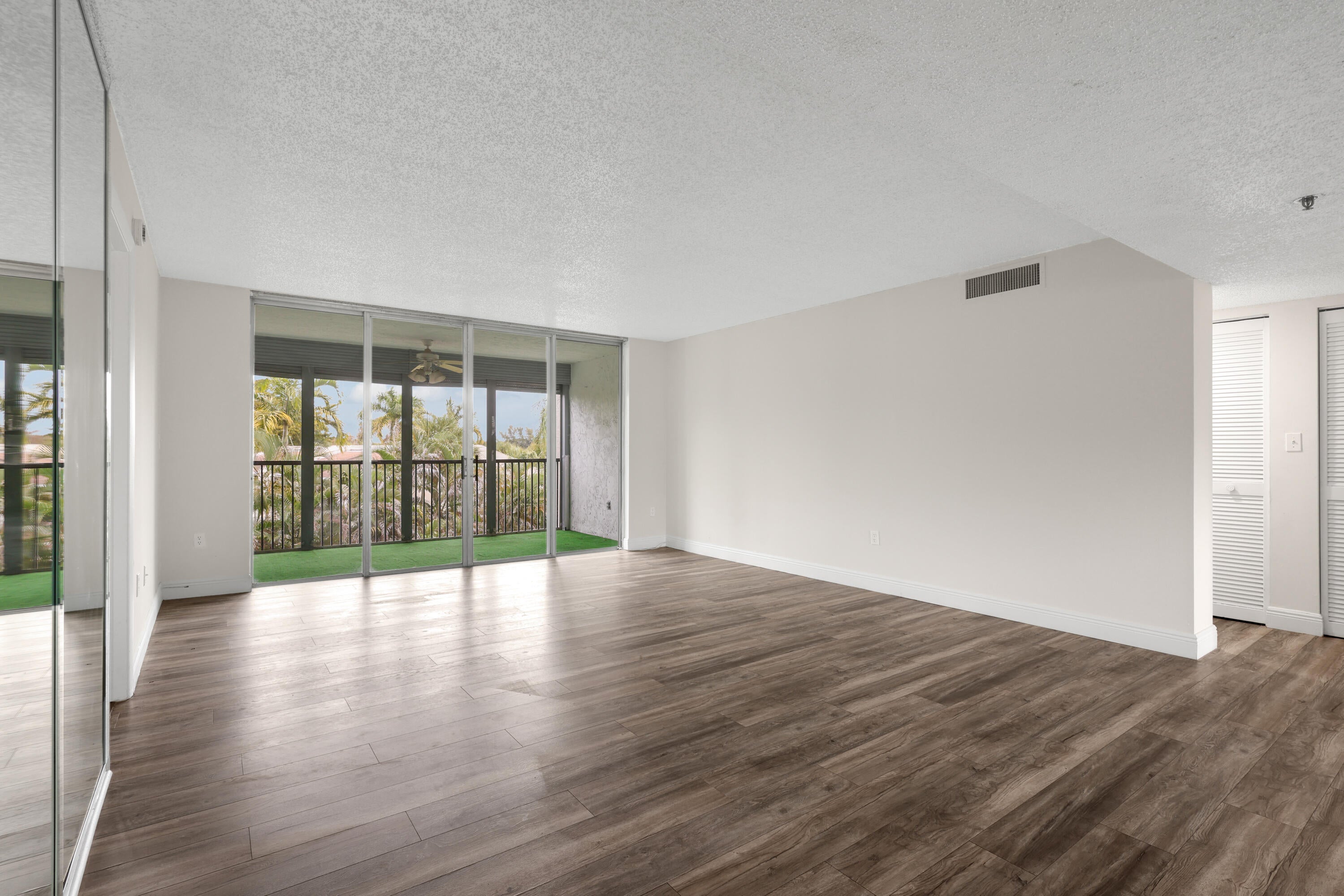 3940 INVERRARY Boulevard 404-A