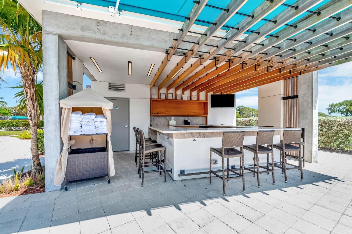 FOUNTAINS OF PALM BEACH CONDO 2 - Residential