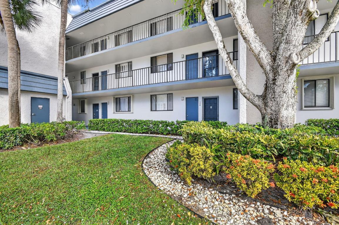 FOUNTAINS OF PALM BEACH CONDO 2 - Residential