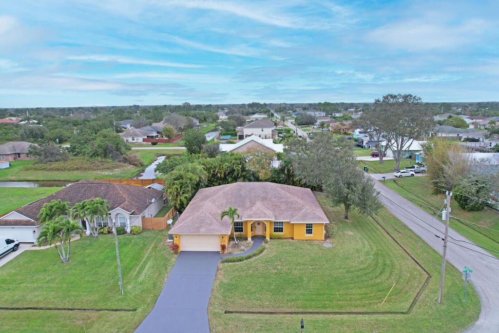 Photo of 352 SW South Quick Circle, Port Saint Lucie, FL 34953 (MLS # R10951519)