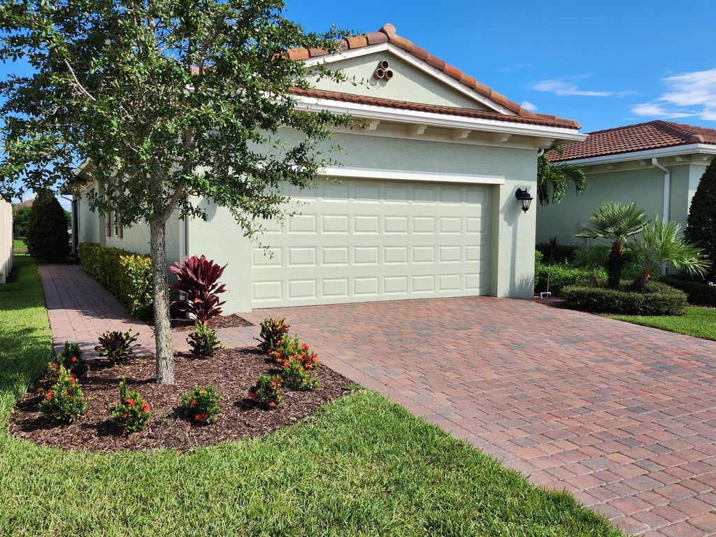 Photo of 21029 SW Modena Way, Port St Lucie, FL 34986 (MLS # R11011720)