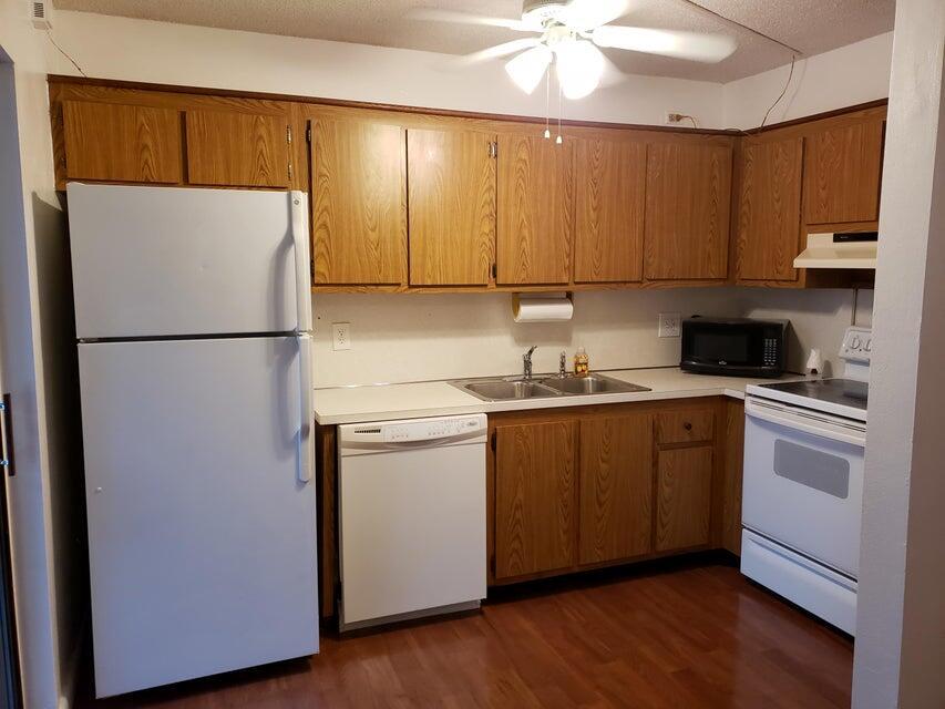 211 Lake Arbor Drive 211