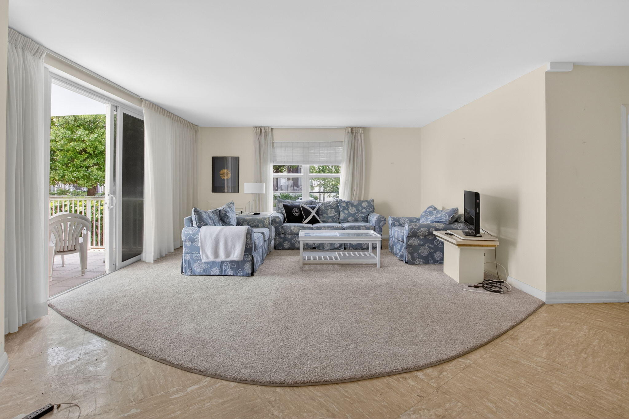 MANOR HOUSE CONDO - Residential