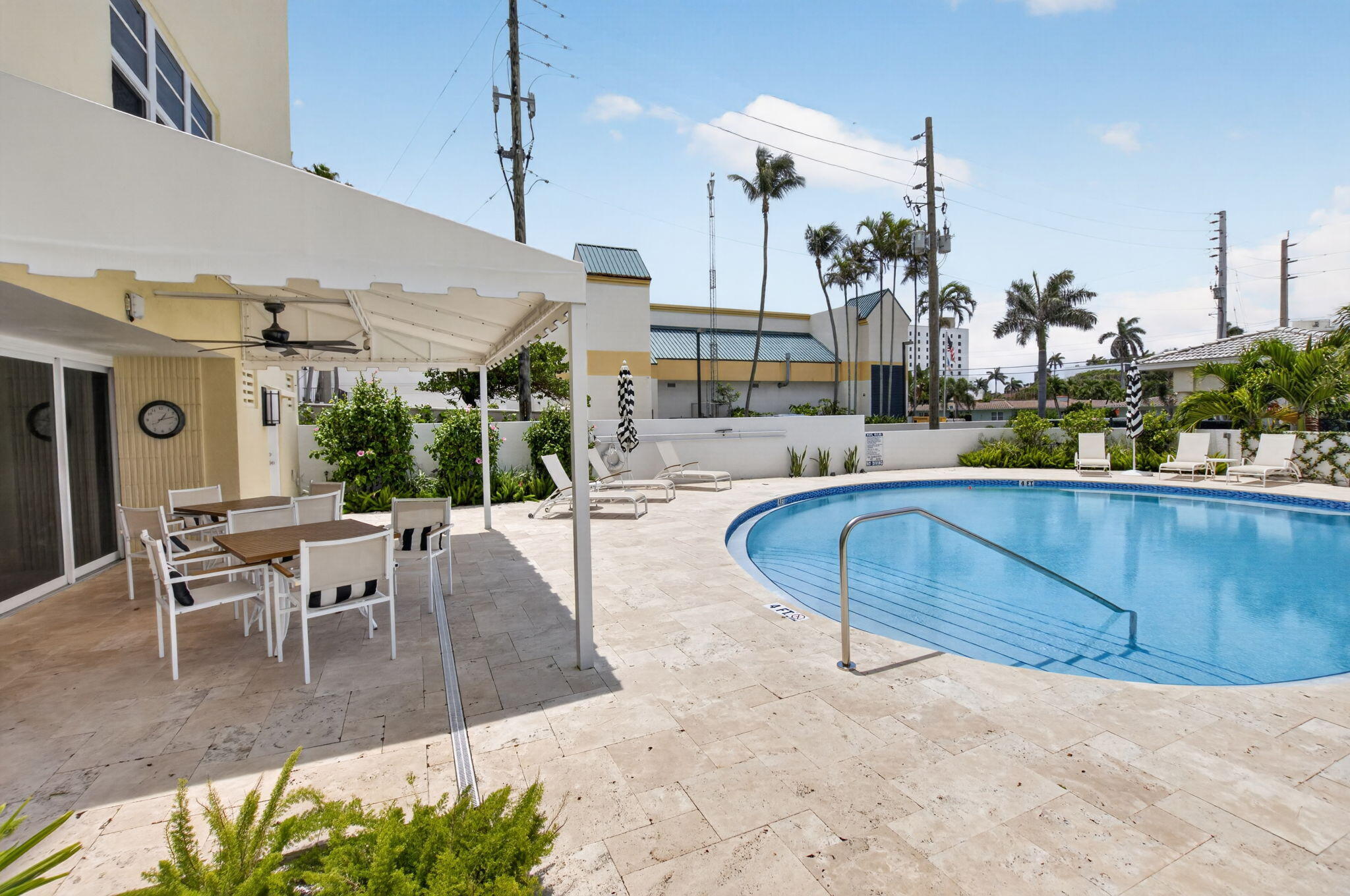 MANOR HOUSE CONDO - Residential