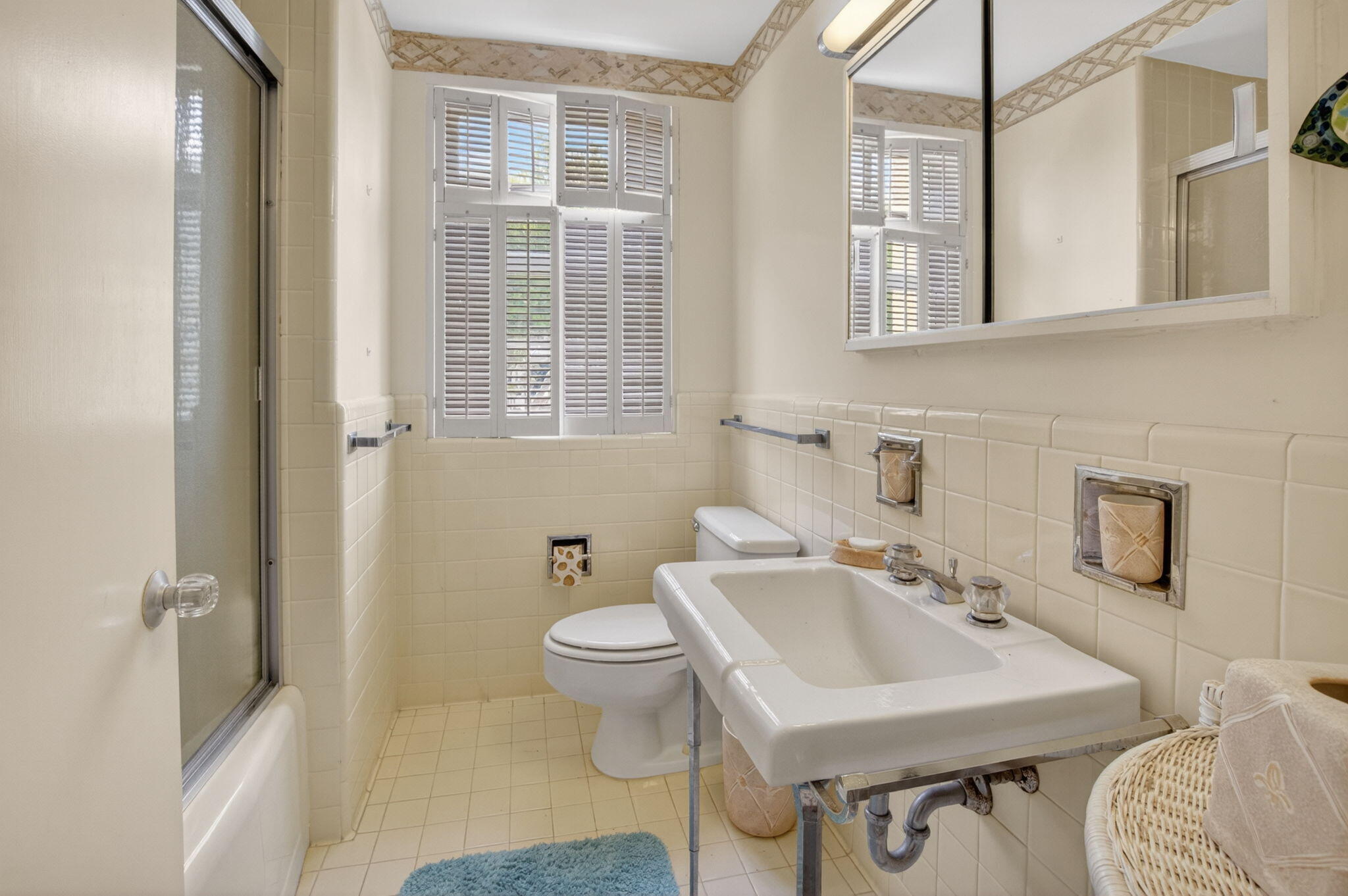 MANOR HOUSE CONDO - Residential